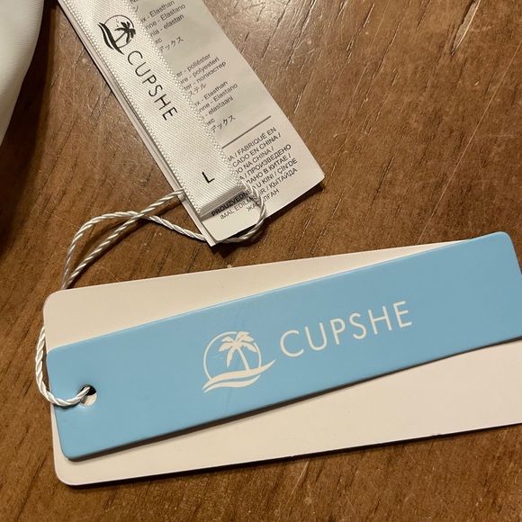 Cupshe NWT One-piece Swimsuit. Size L - Picture 5 of 9